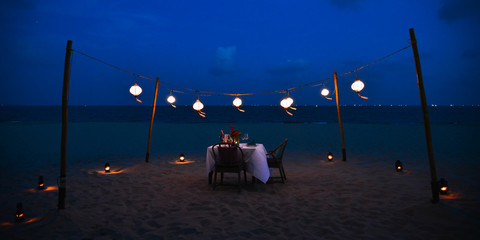 Set the table for dinner on the beach © Phuong