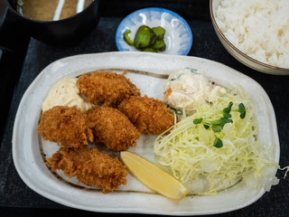 Japanese fried oysters and minced cabbage