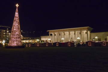 Naklejka premium Weihnachtsmarkt vor dem Kurhaus in Baden-Baden