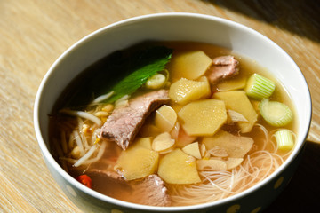 Vietnamesiche Suppe Pho