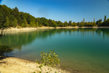 Fototapeta na wymiar Mountain Lake Turquoise (Jubilee). Crimea.