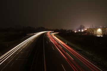 Fototapeta na wymiar traffic on the Autobahn at night
