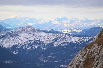 Fototapeta na wymiar Blick ins Tal vom Pilatus bei Luzern in den Schweizer Alpen