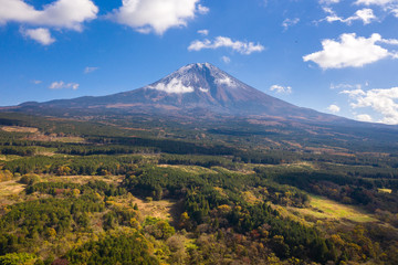 Fototapeta premium Aerial view of Fuji mountain in Shizuoka, Japan. drone view point