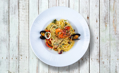  Spaghetti with seafood, squid and mussels.