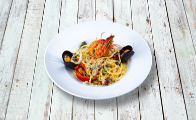  Spaghetti with seafood, squid and mussels.