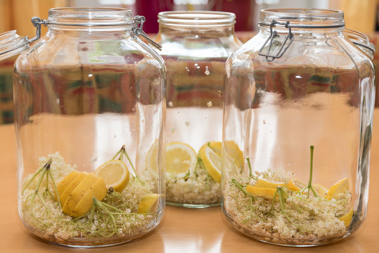 Holundersirup selbst gemacht