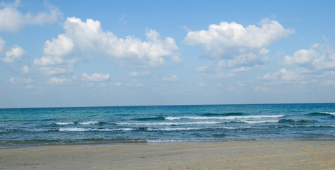 Obraz premium Israeli mediterranean sea shore at low tide
