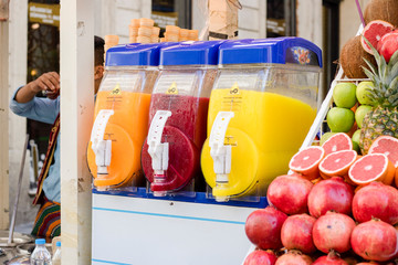 Crushed Fruit Ice Drink Dispensers with Color Refreshments