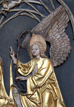 Angelo annunziante; particolare di portella d'altare di Michael Pacher nella vecchia chiesa parrocchiale di Gries (Bolzano)