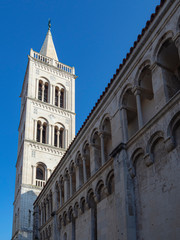 Fototapeta na wymiar Edificios en el casco histórico de Zadar, Croacia, verano de 2019