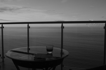 Fototapeta na wymiar El mar desde el balcón
