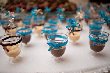 chocolate pudding cups