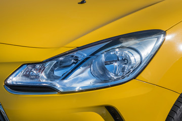 自動車のヘッドライト　Headlight of the car old