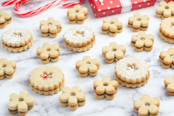 Fototapeta na wymiar Christmas linzer cookies