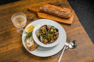 あさりのアヒージョ スペイン料理　Clam Ahijo (Oil baked dish)