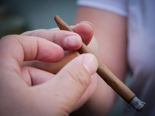 passing blunt
