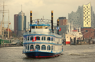 Ausflugsdampfer hamburger Hafen
