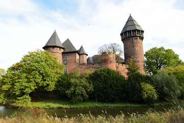 Burg Linn in Krefeld Oppum