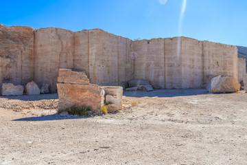 La montaña llena de marmol