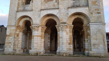 Fototapeta na wymiar Abbaye de Saint-Benoît-sur-Loire, Tour-porche