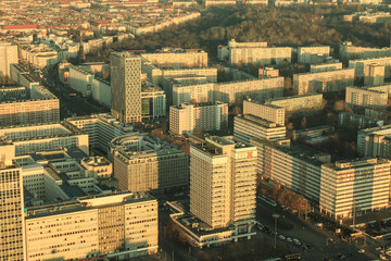 Berlin, Nachkriegsbebauung entlang der Otto-Braun-Straße 