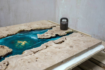 Production of a wooden table from an array of Karagach with epoxy resin pouring