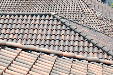 Roofs with terracotta tiles, double pitched with pavilion