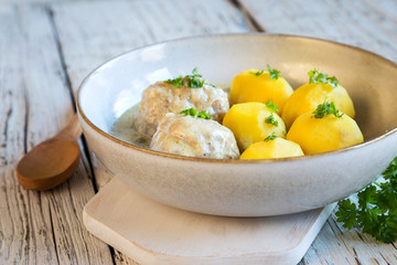 Königsberger Klopse mit Kartoffeln