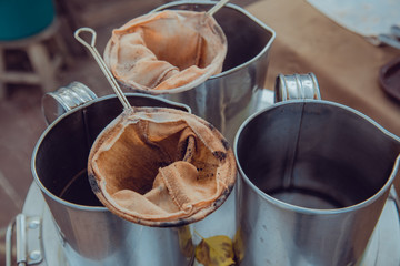 Antique teabrewed using stainless steel, and filter bags are a tradition that has been around for a long time in the southeast asian countries. It gives the drink with mellow and unique flavour.