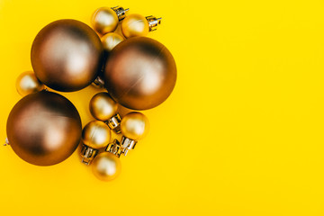 golden christmas tree balls