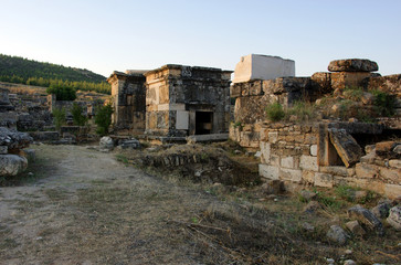 Fototapeta na wymiar Hierapolis, ancient Hellenistic city, today in ruins, located in the current pamukkale