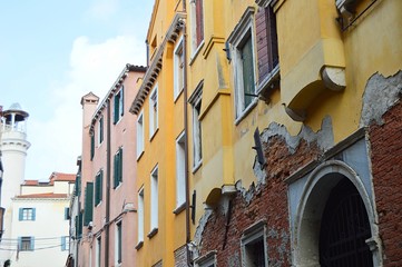 Fototapeta na wymiar Colorful Venice buildings