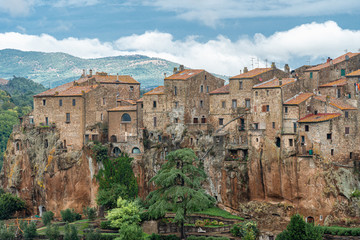 Fototapeta na wymiar Beautiful view of Pitigliano, picturesque mediaeval town in Tuscany