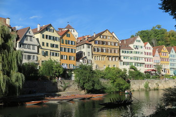 Fototapeta na wymiar Blick auf Tübingens Altstadt mir Neckar, Baden-Württemberg