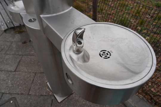 sink and faucet drinking funtain