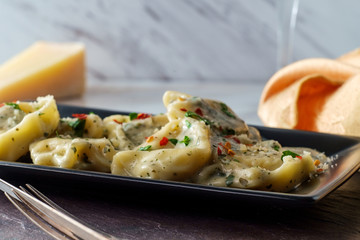 Butter Parmesan Tortelloni Alfredo