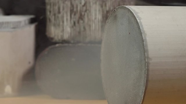 ceramic catalyst converter purifies exhaust gases