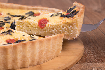 cheese, tomato and tomato quiche