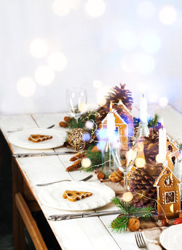 Christmas table setting with gingerbread cookies