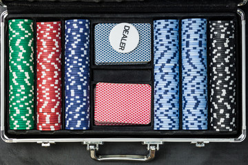 poker set in suitcase top view