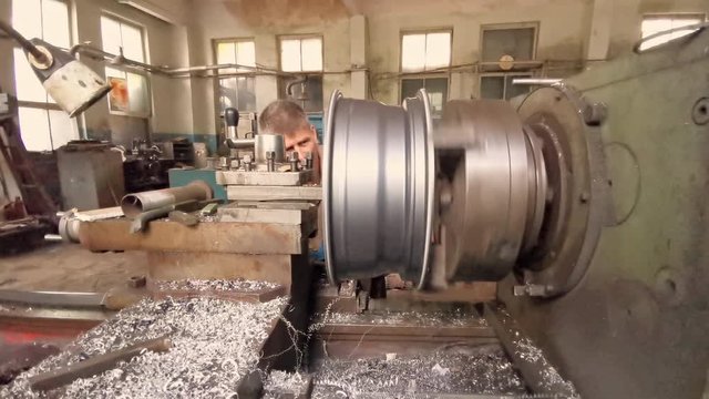 The Process Of Balancing Of The Alloy Wheel Rim