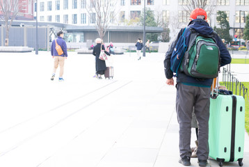 Obraz premium 東京観光をする男性