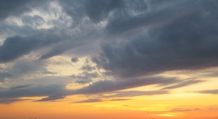 Obraz premium Piękny widok na zachód słońca