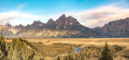 grand tetons view from snake river overlook
