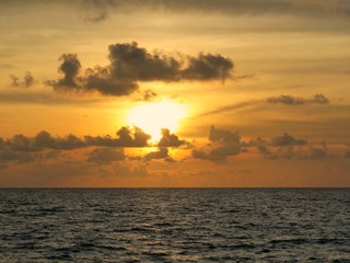Fototapeta na wymiar Sonnenuntergang über dem Meer bei Naples, Florida