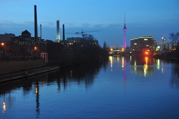 Fototapeta premium Berlin TV Tower and Spree River at night with city lights