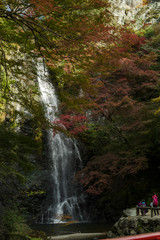 秋・紅葉と箕面の滝