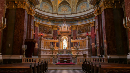 Obraz premium Inside of St. Stephen's Basilica