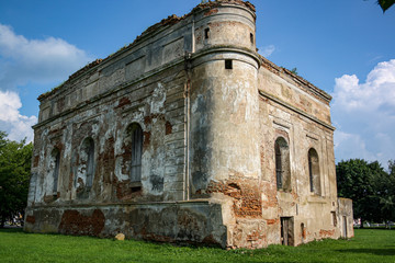 Fototapeta premium Old abandoned fortress synagogue